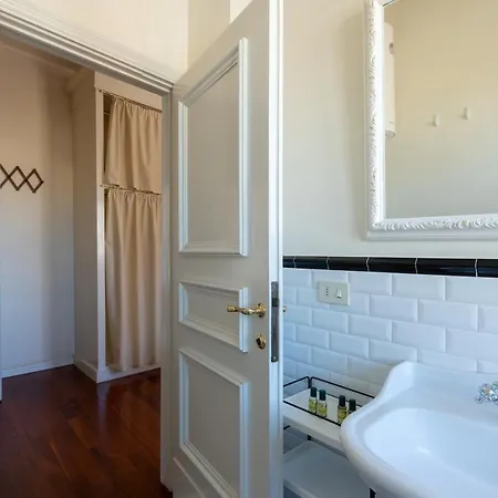 Damasco Penthouse With Terrace Near The Duomo * Florence