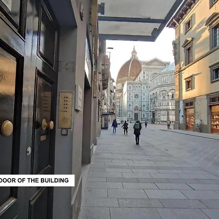Damasco Penthouse With Terrace Near The Duomo